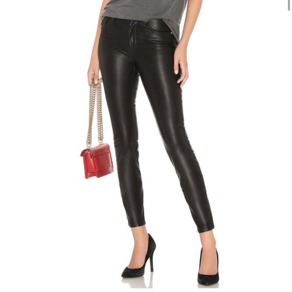 New without tags Blank NYC Skinny Jeans vegan leather size 26 black